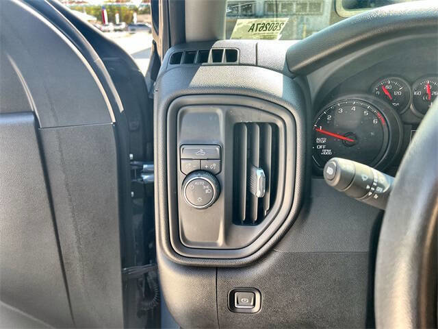 Used 2024 Chevrolet Silverado 1500 Custom image 16