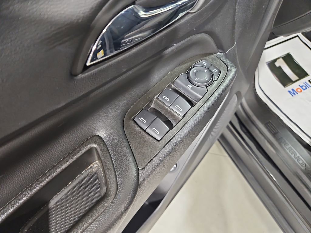 Used 2023 Chevrolet Equinox LT AWD/4WD image 12