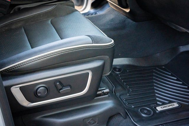 Used 2025 RAM 1500 Laramie image 36