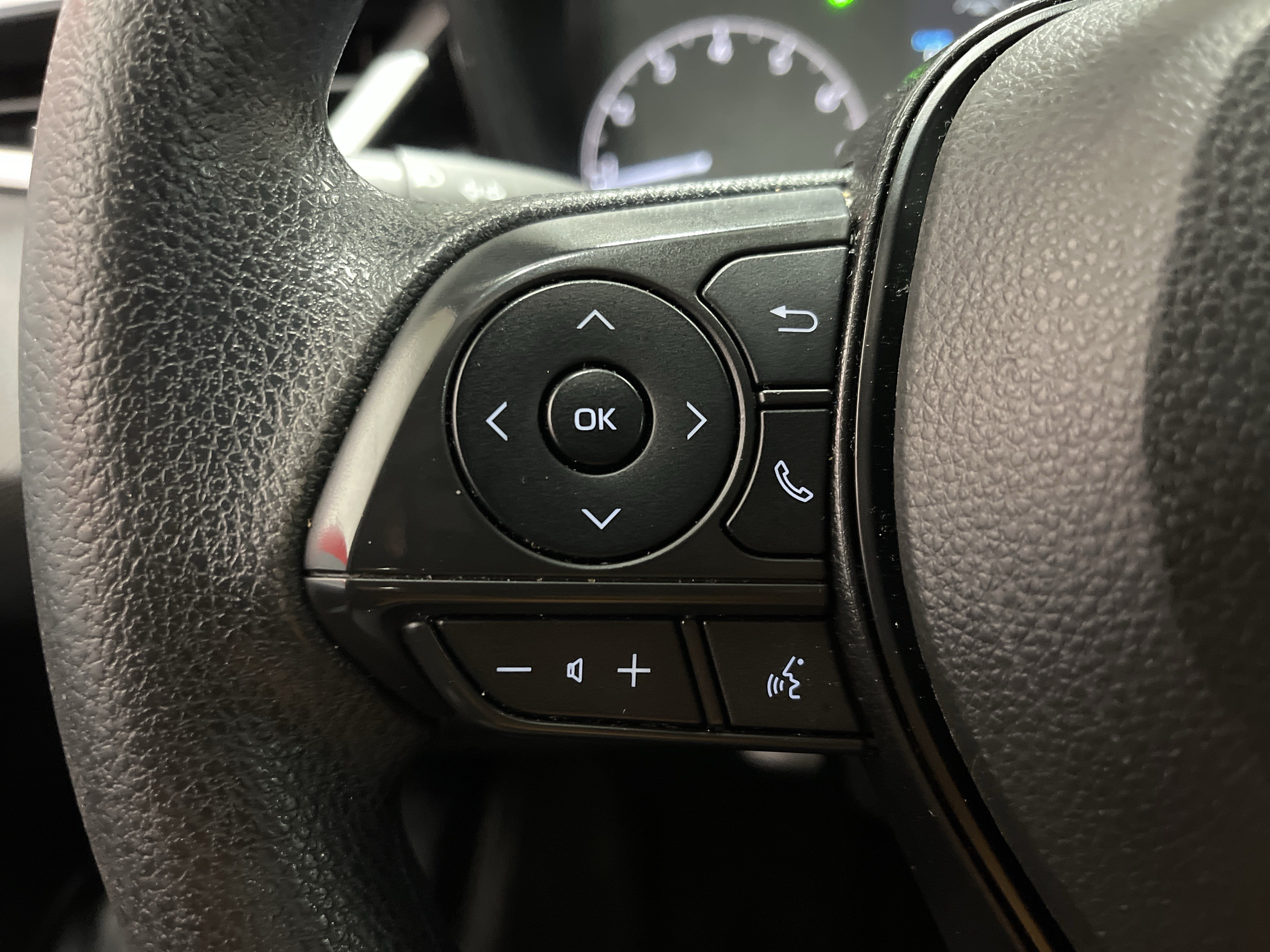 Used 2024 Toyota Corolla LE FWD image 11