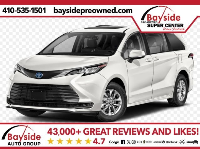 Used 2024 Toyota Sienna LE FWD image 1