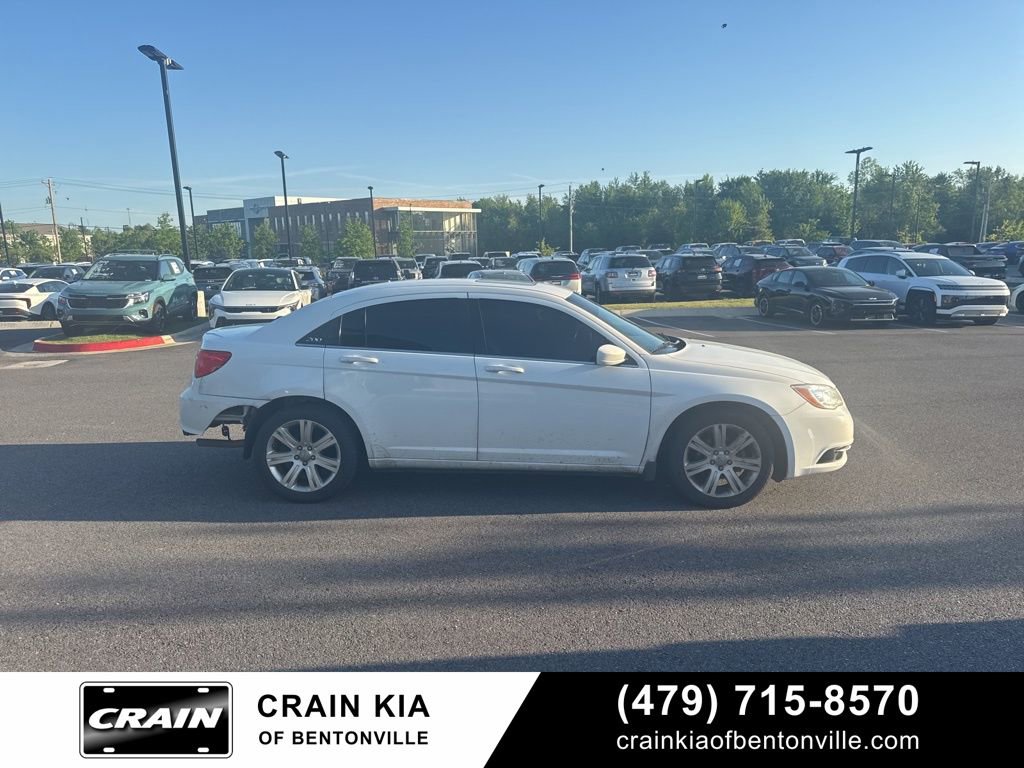 Used 2013 Chrysler 200 Touring FWD image 15
