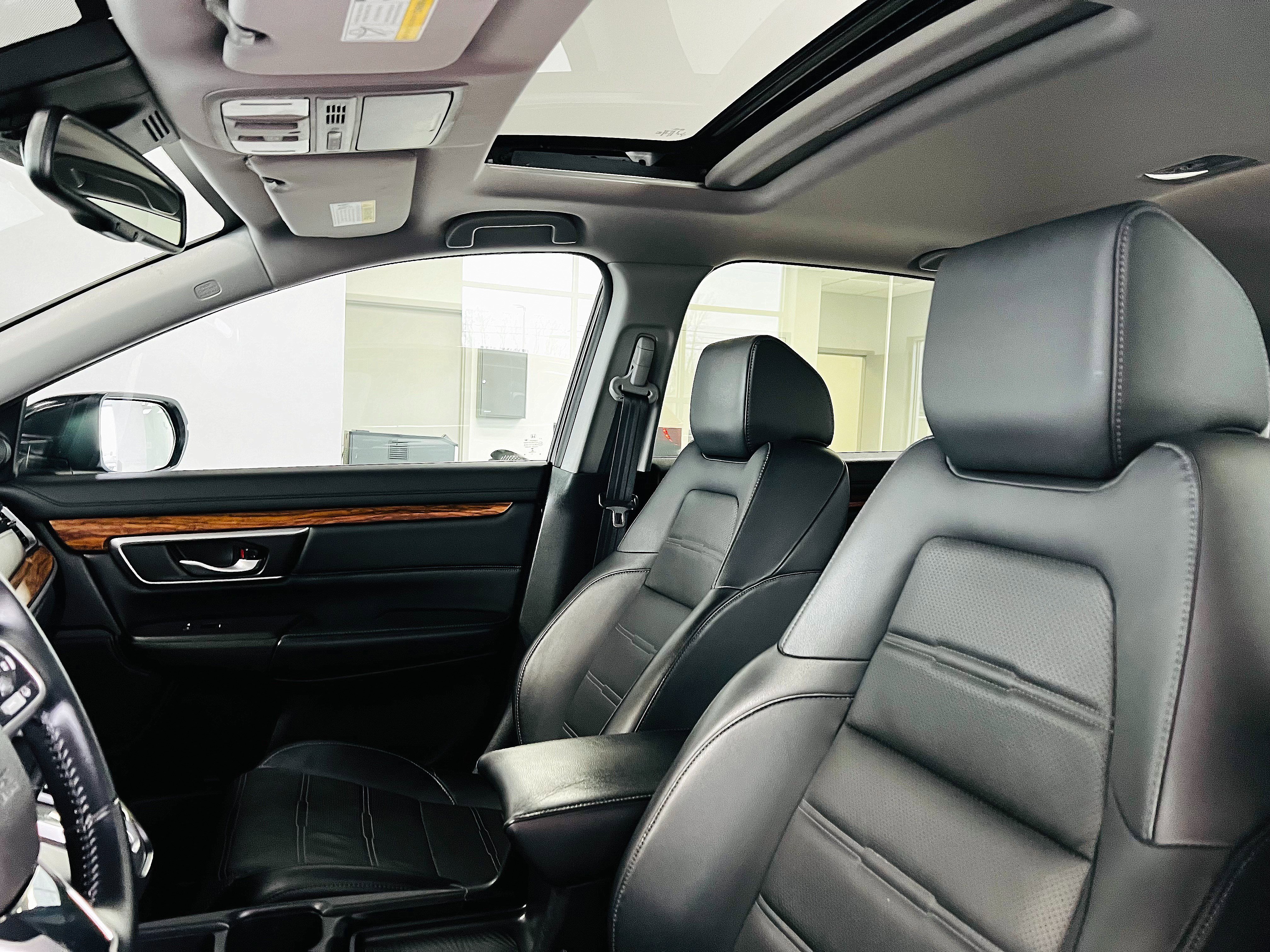 Used 2017 Honda CR-V Touring image 12