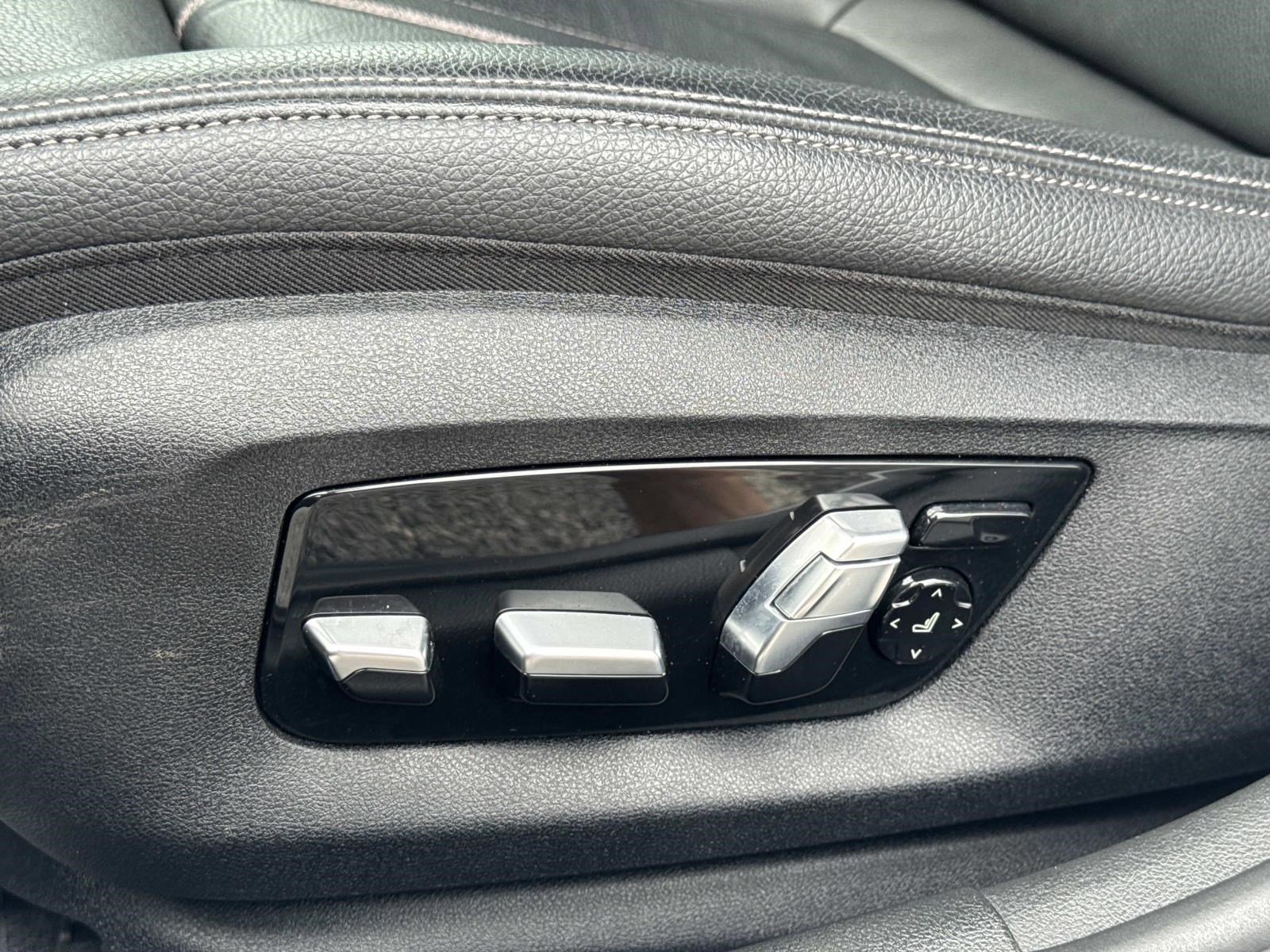 Used 2019 BMW 540i xDrive w/ M Sport Package AWD/4WD image 20