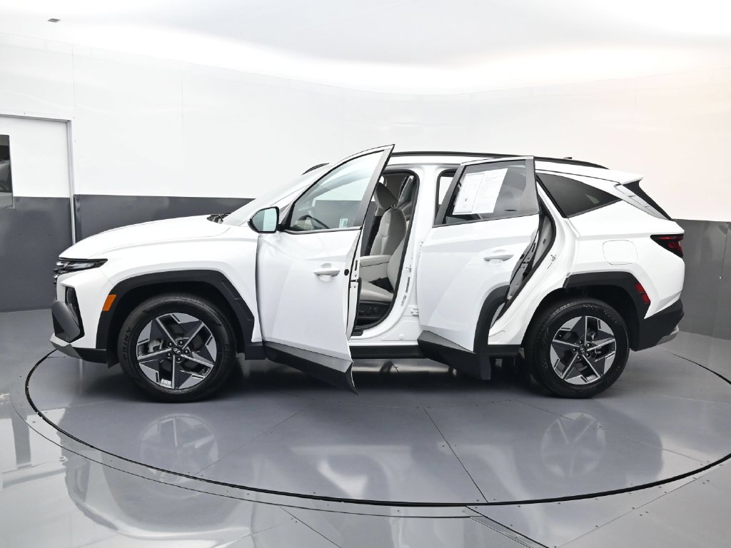 Certified 2025 Hyundai Tucson SEL AWD/4WD image 32