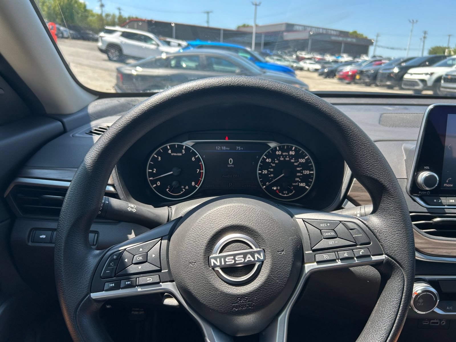 Used 2025 Nissan Altima 2.5 SV FWD image 24