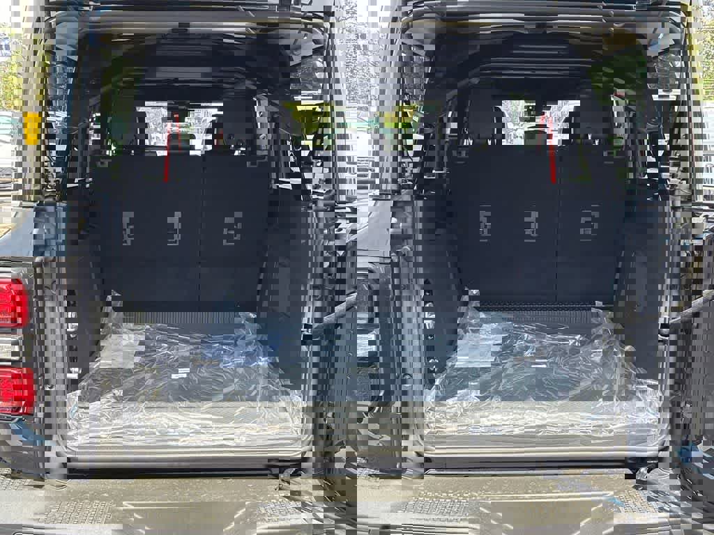 New 2026 Ford Bronco Raptor AWD/4WD image 16