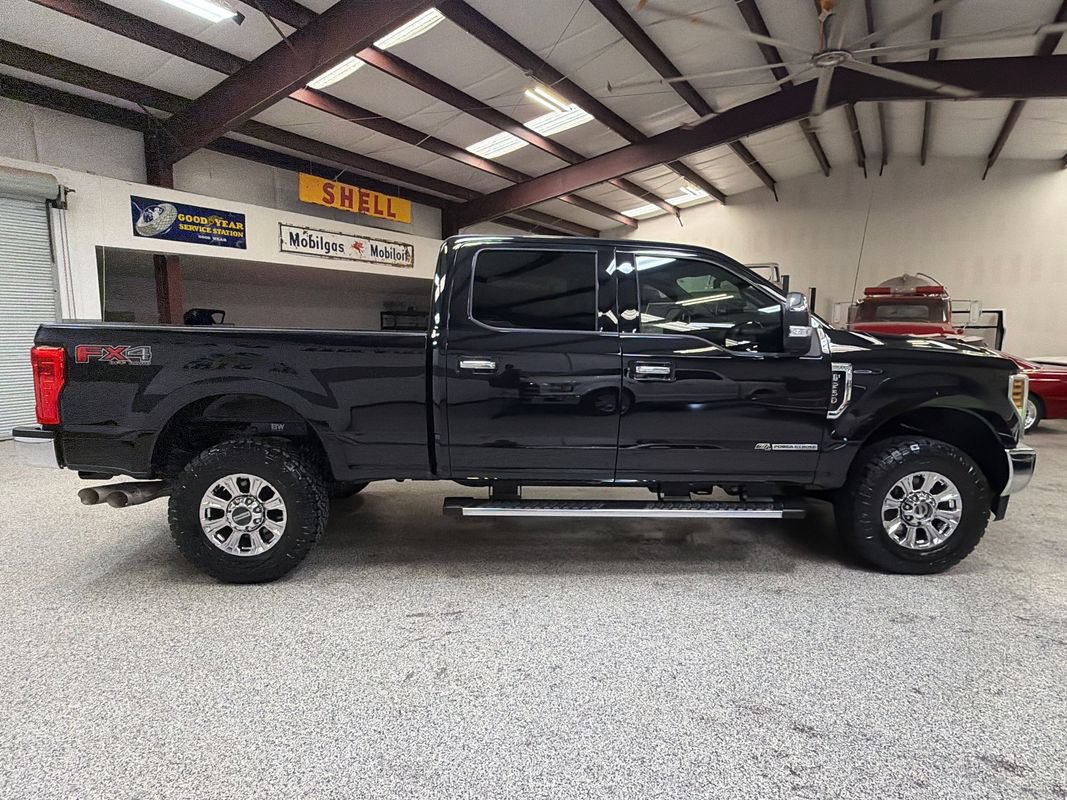 Used 2019 Ford F250 XLT w/ XLT Premium Package AWD/4WD image 9