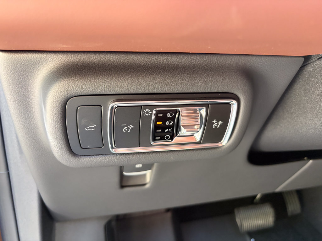 New 2026 Lincoln Nautilus Reserve w/ Jet Appearance Package AWD/4WD image 13