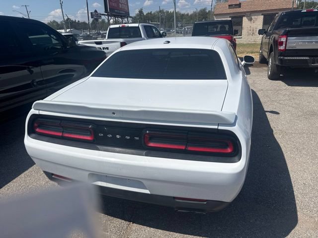 Used 2016 Dodge Challenger SXT RWD image 5