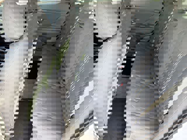 Certified 2025 Hyundai Elantra SEL image 17