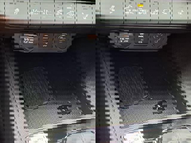 Certified 2025 Hyundai Elantra SEL image 21