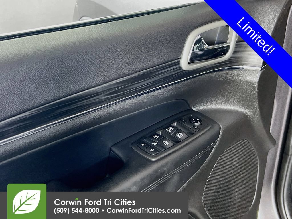 Used 2021 Jeep Grand Cherokee Limited w/ Premium Lighting Group AWD/4WD image 12