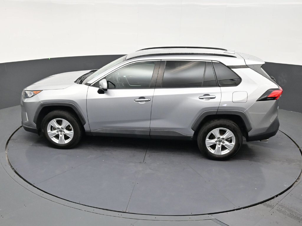 Used 2021 Toyota RAV4 XLE w/ Convenience Package FWD image 12