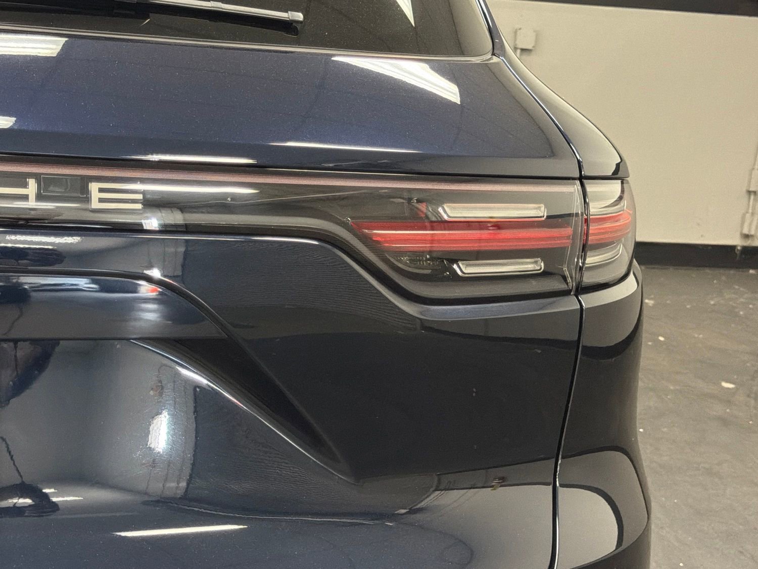 Used 2023 Porsche Cayenne AWD/4WD image 14