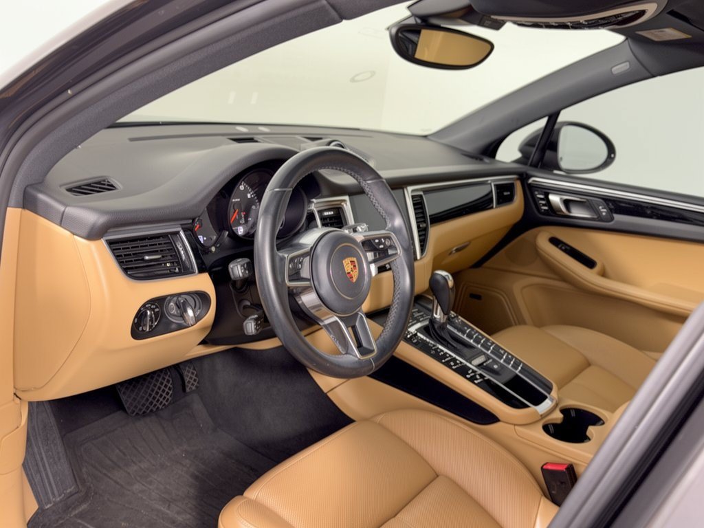 Used 2018 Porsche Macan AWD/4WD image 4