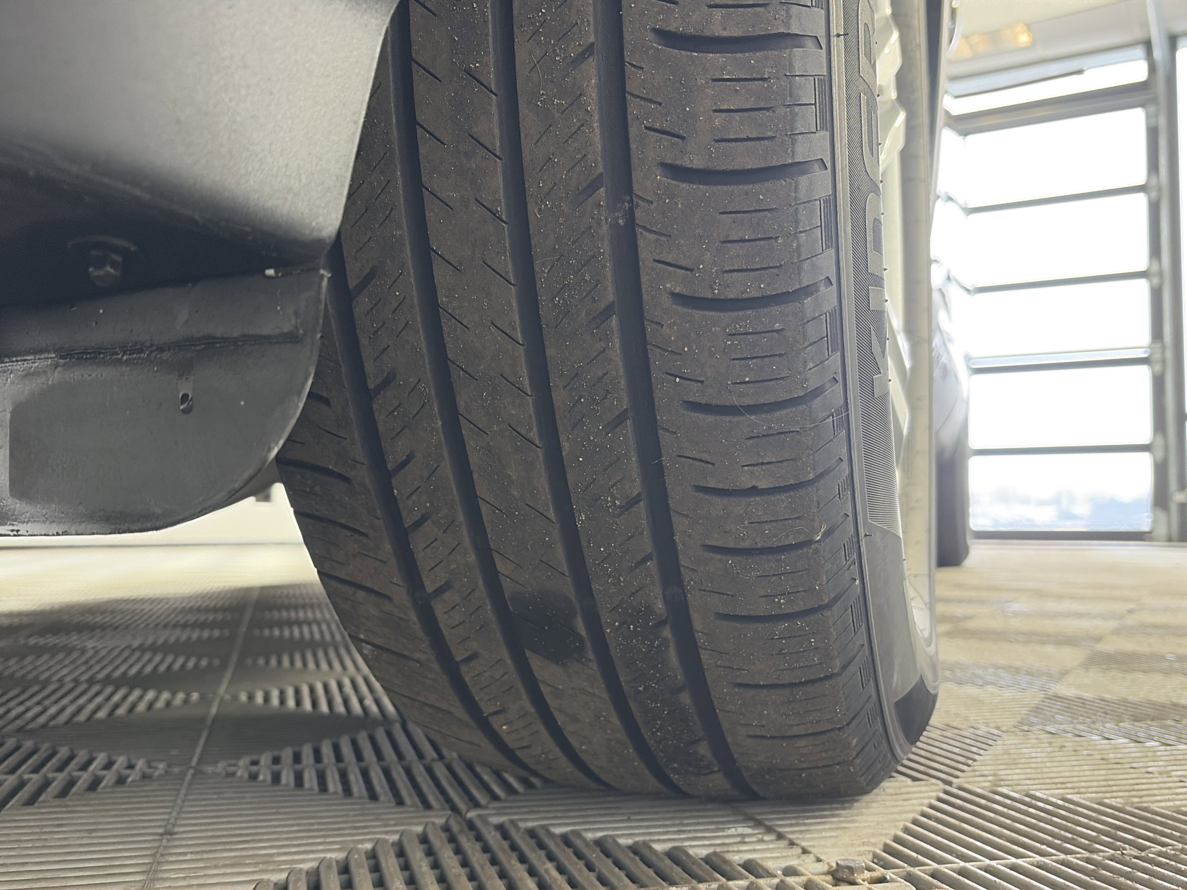 Used 2022 Ford Explorer XLT w/ Equipment Group 202A image 13