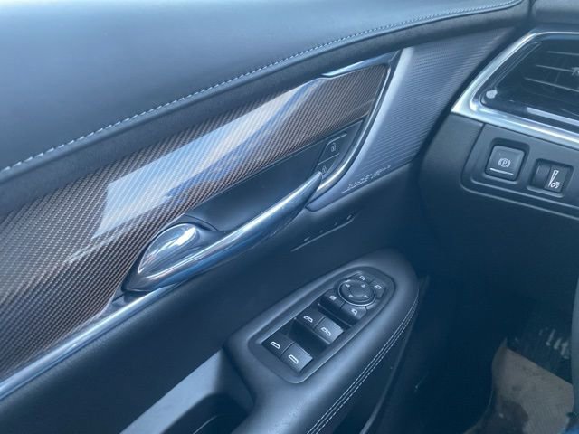 Used 2023 Cadillac XT6 Sport w/ LPO, ONYX Package image 19