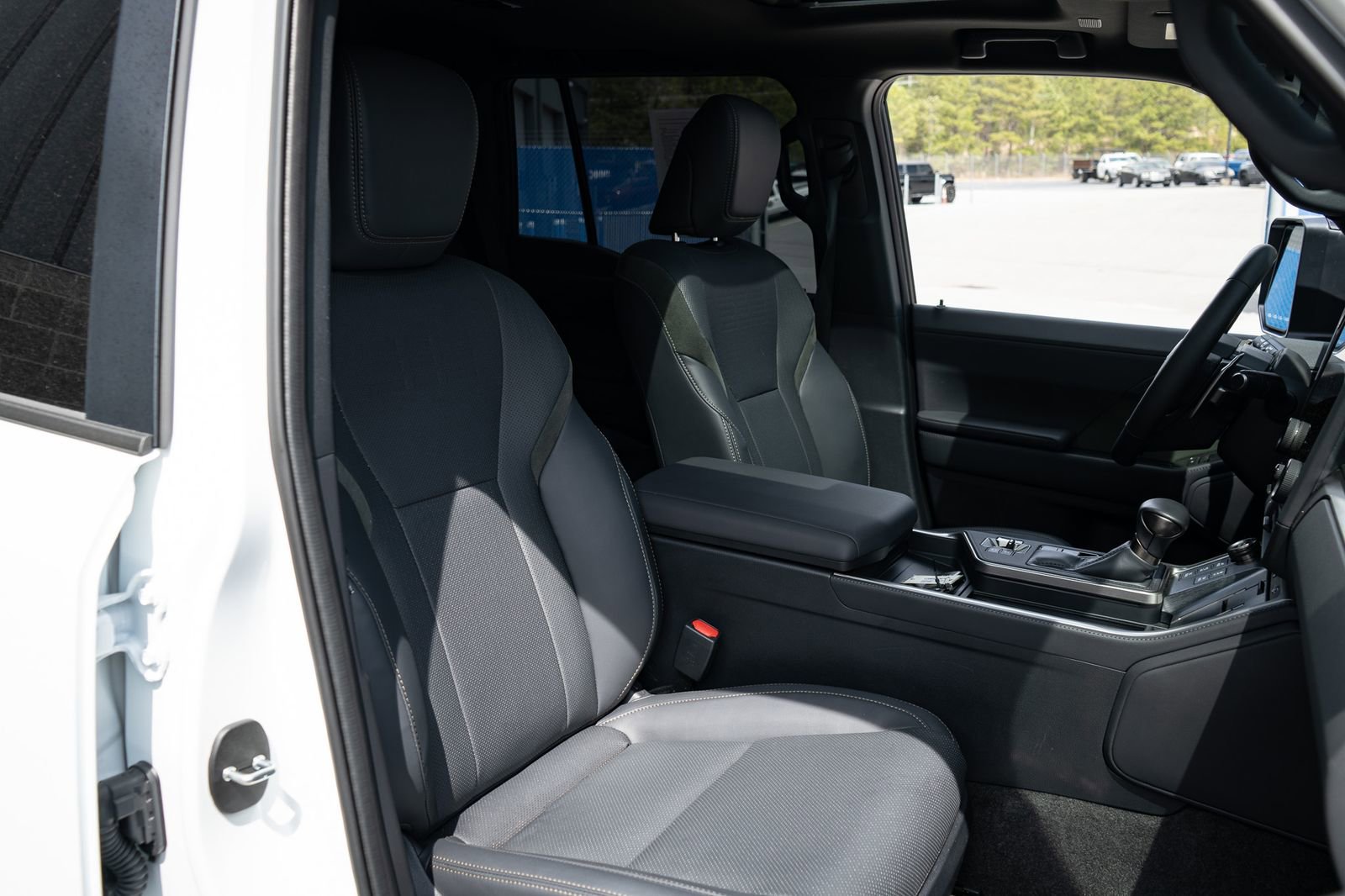 Used 2025 Lexus GX 550 AWD/4WD image 36