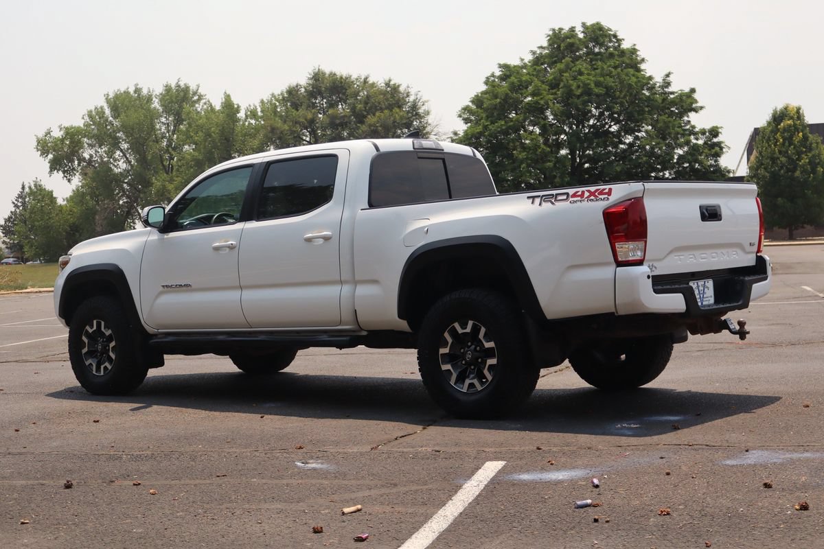 Used 2017 Toyota Tacoma TRD Off-Road w/ Premium & Technology Package AWD/4WD image 7