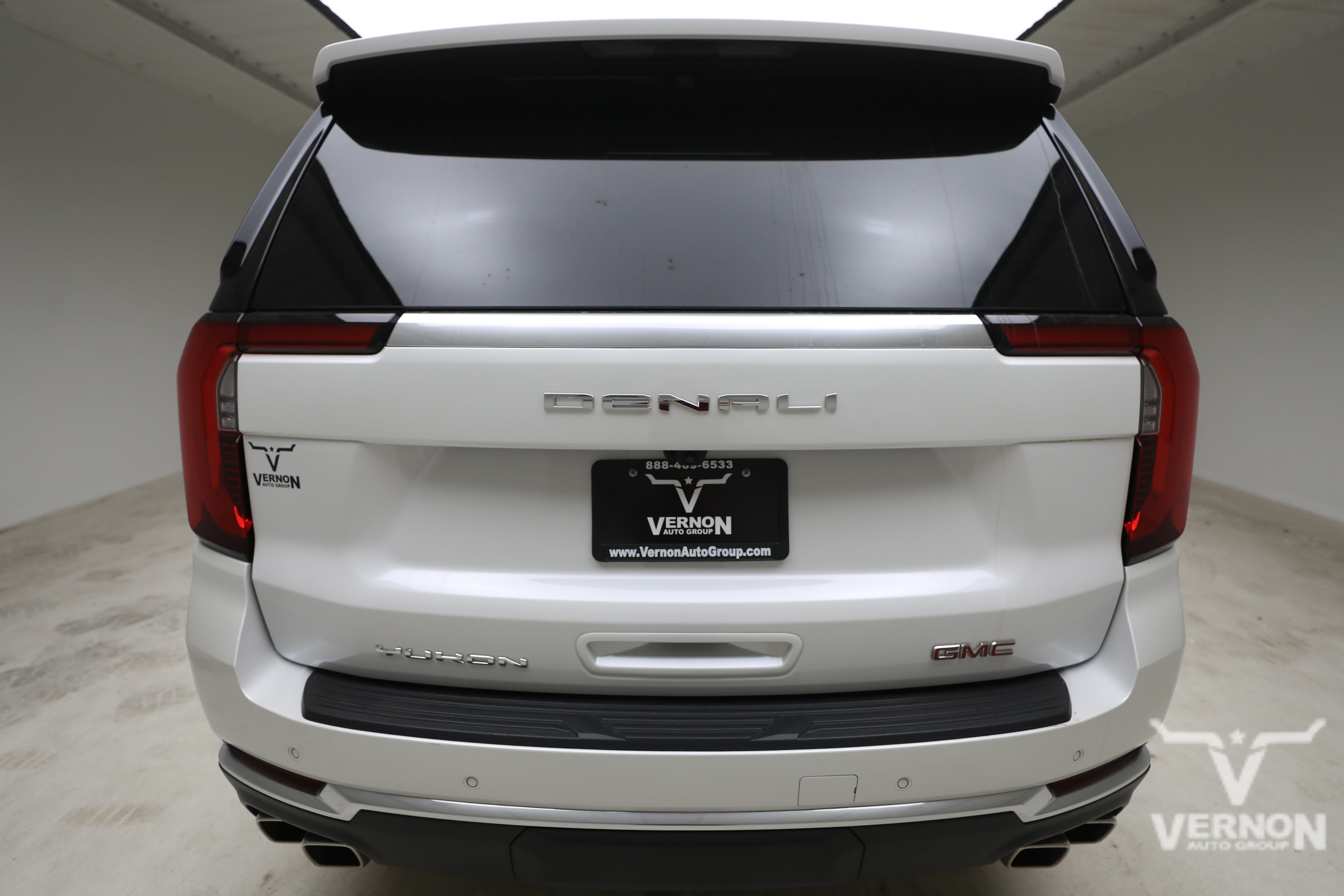 Used 2025 GMC Yukon Denali w/ Sun & Power Step Package AWD/4WD image 4