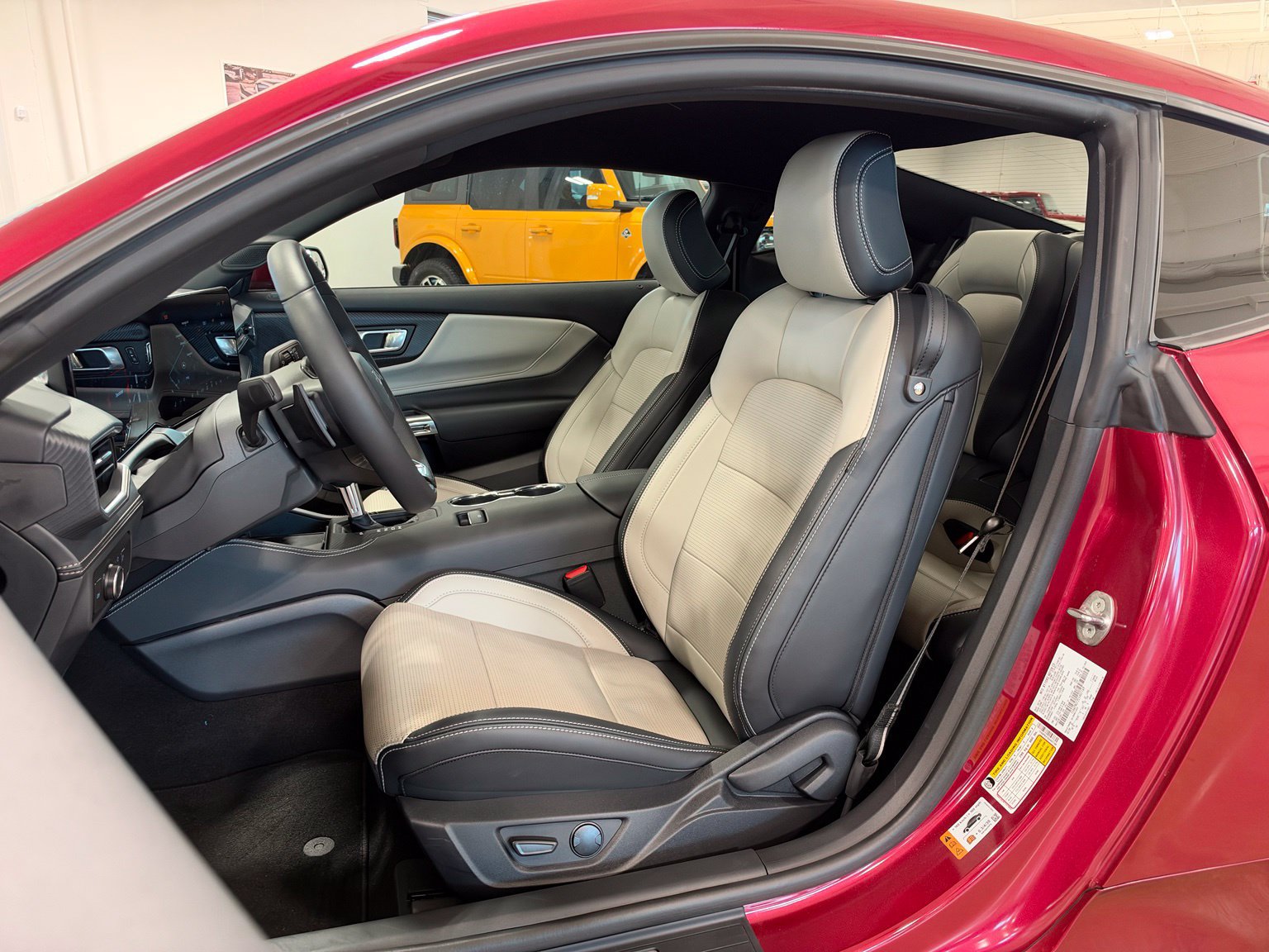 Used 2025 Ford Mustang GT Premium RWD image 11