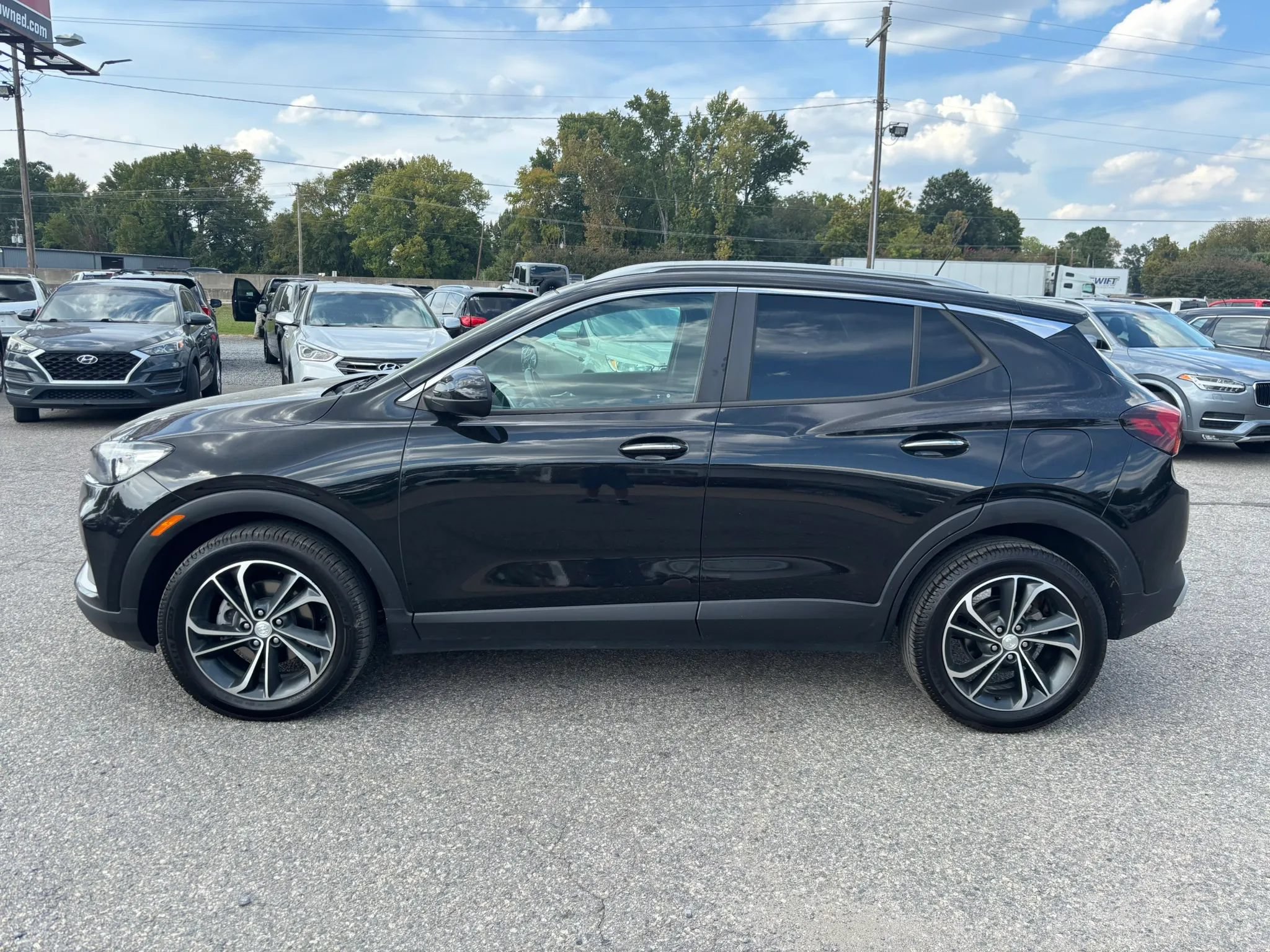 Used 2021 Buick Encore GX Select FWD image 2