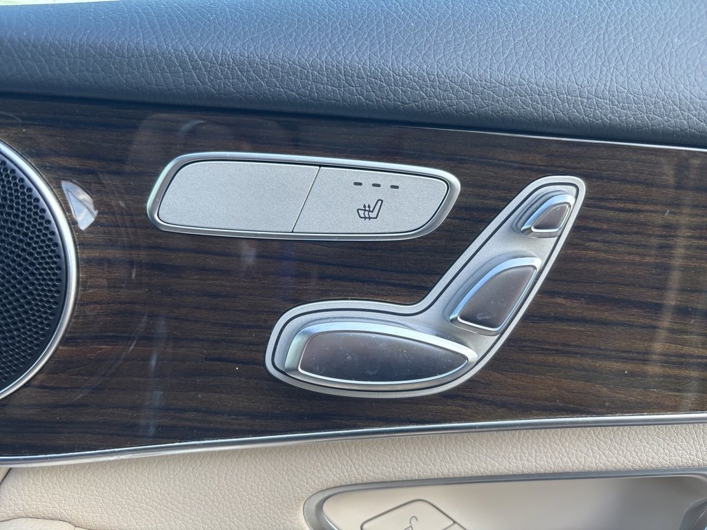 Used 2019 Mercedes-Benz GLC 300 4MATIC image 28