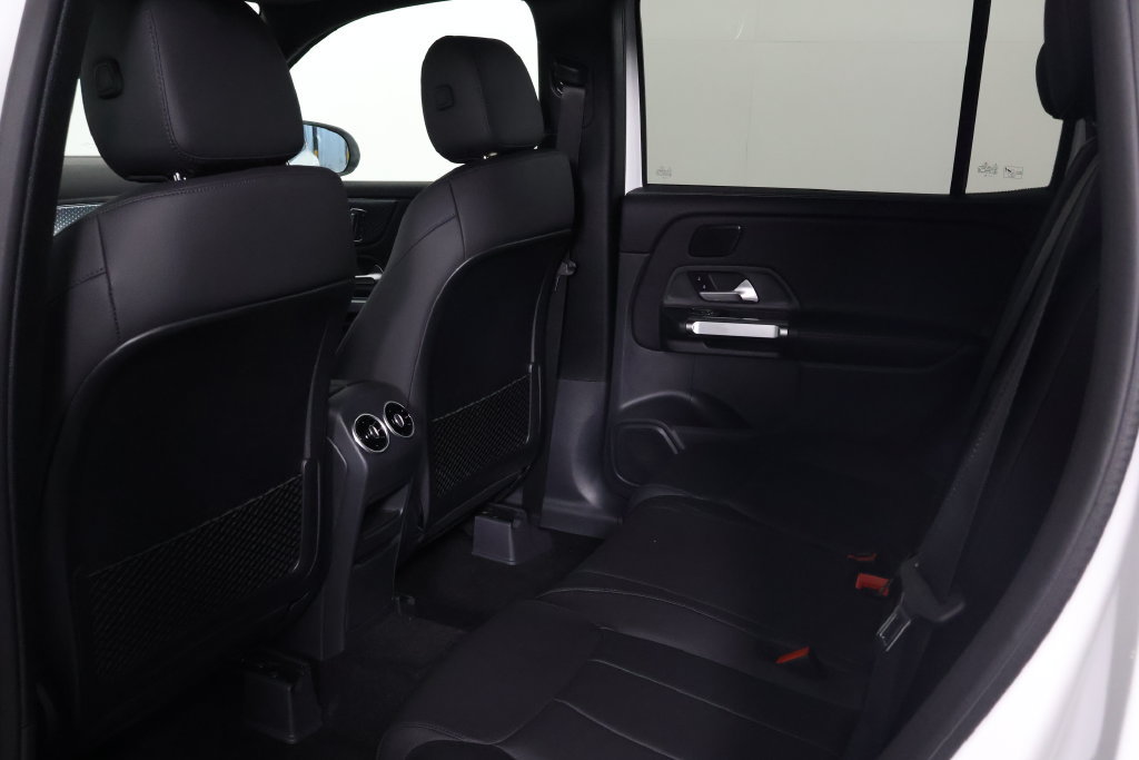 New 2026 Mercedes-Benz GLB 250 image 6