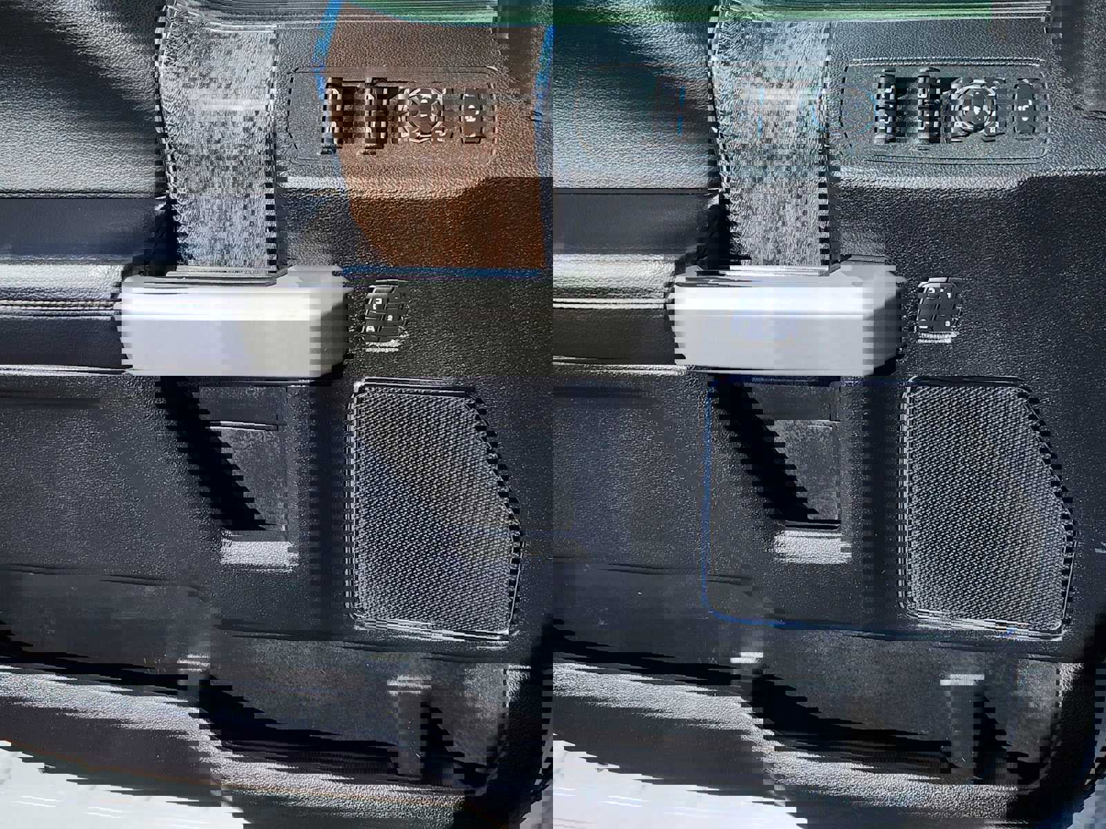 Used 2017 Ford F250 Lariat w/ Lariat Value Package image 6