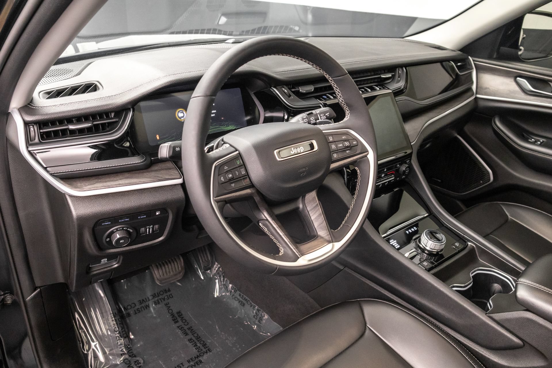 Used 2024 Jeep Grand Cherokee Limited 4xe AWD/4WD image 4