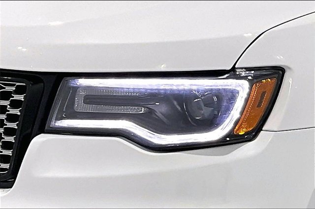 Used 2020 Jeep Grand Cherokee Altitude image 34