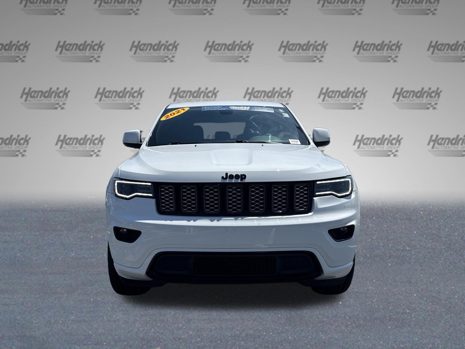 Used 2021 Jeep Grand Cherokee Laredo X AWD/4WD image 3