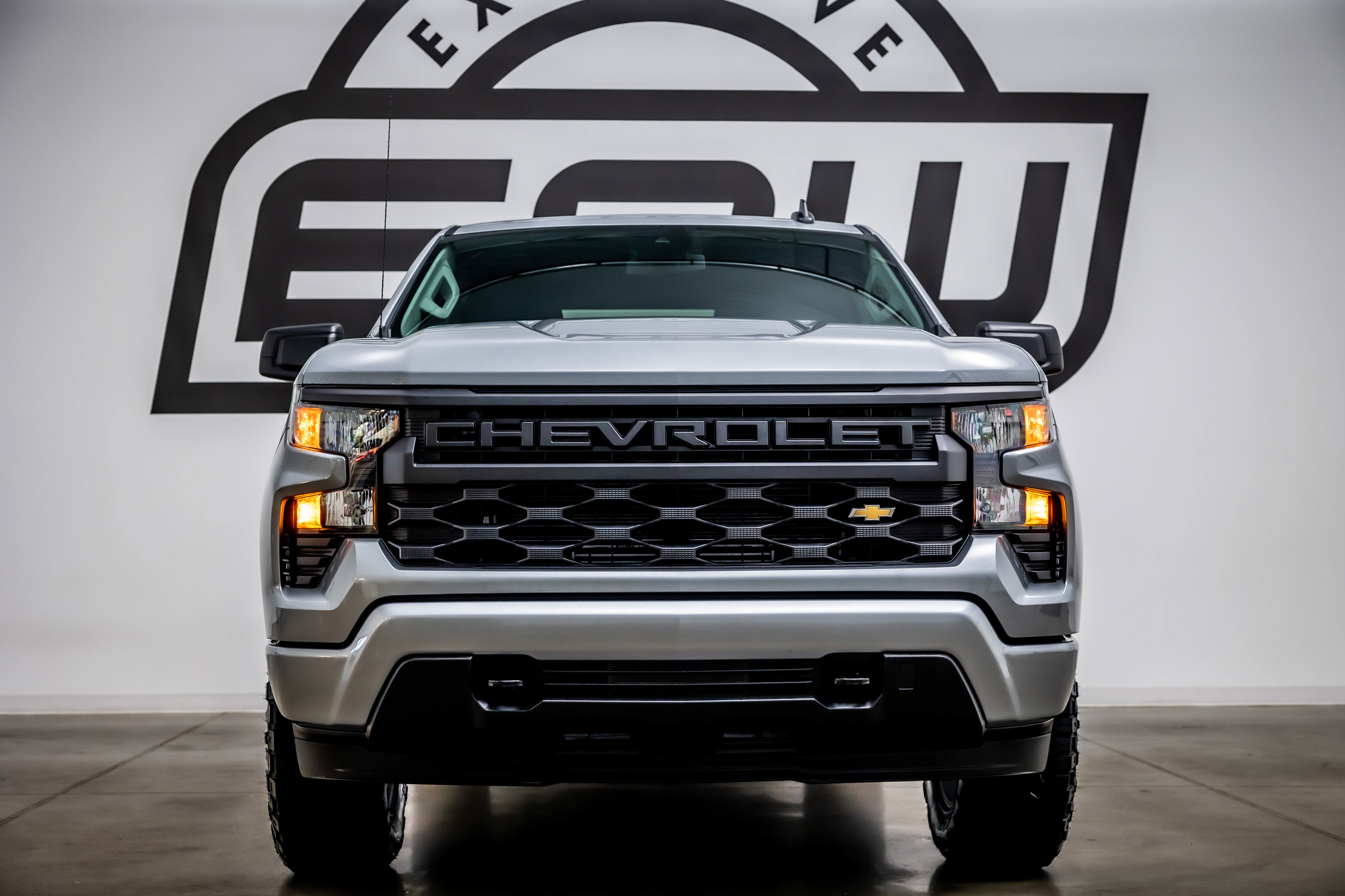 Used 2025 Chevrolet Silverado 1500 Custom image 3