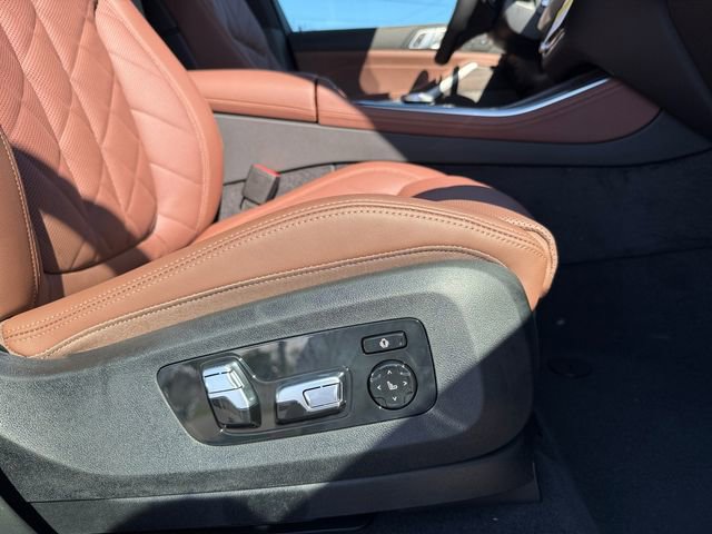 New 2026 BMW X5 xDrive40i w/ M Sport Package AWD/4WD image 16
