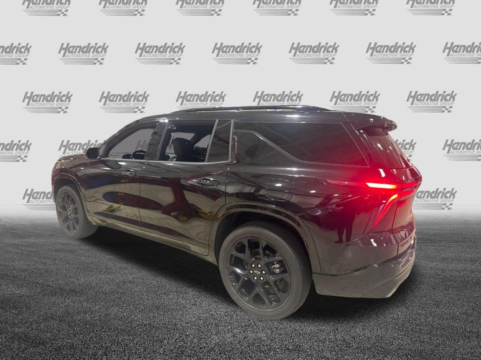 Used 2025 Chevrolet Traverse RS FWD image 44