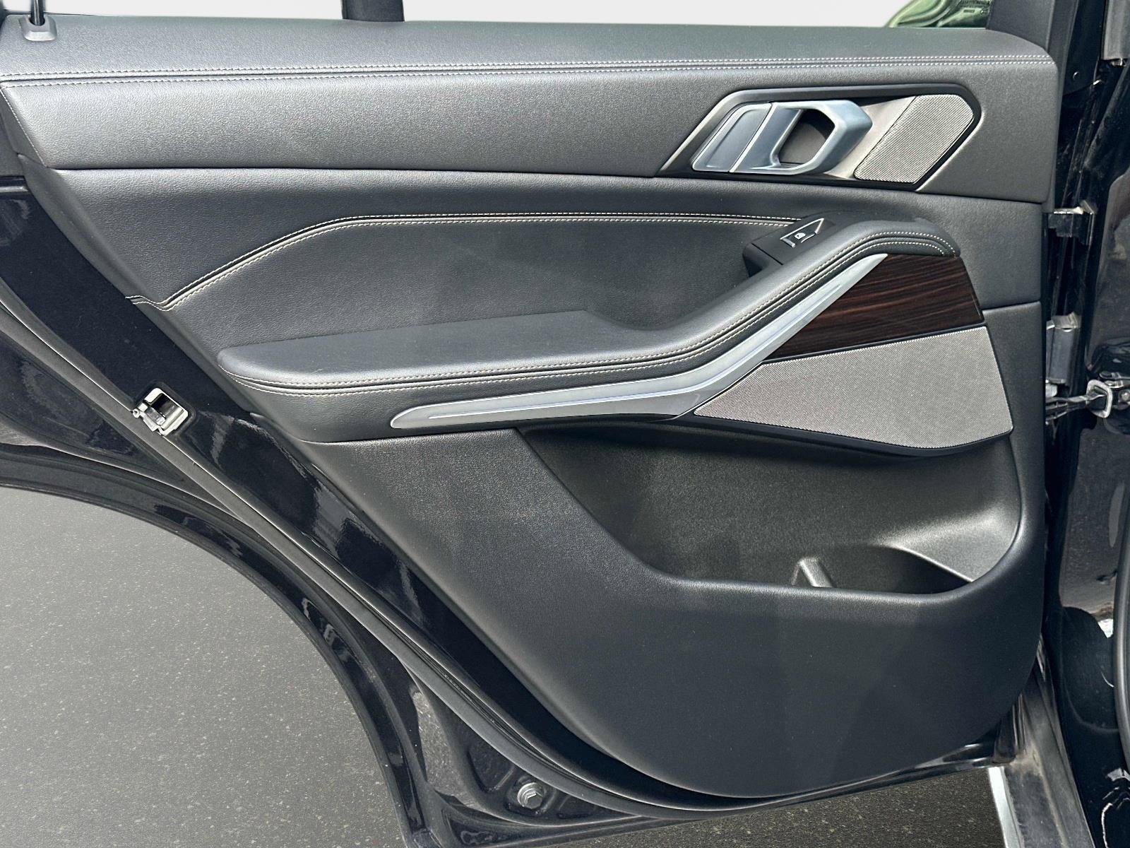 Used 2024 BMW X5 xDrive40i w/ Premium Package image 13