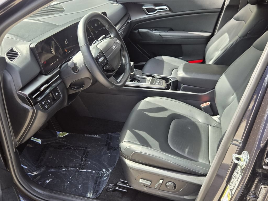 Used 2026 Kia Sportage EX FWD image 11