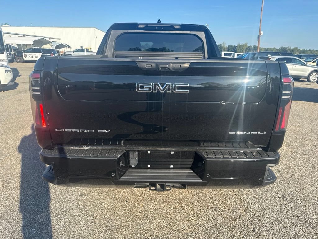 Used 2025 GMC Sierra EV Denali AWD/4WD image 4