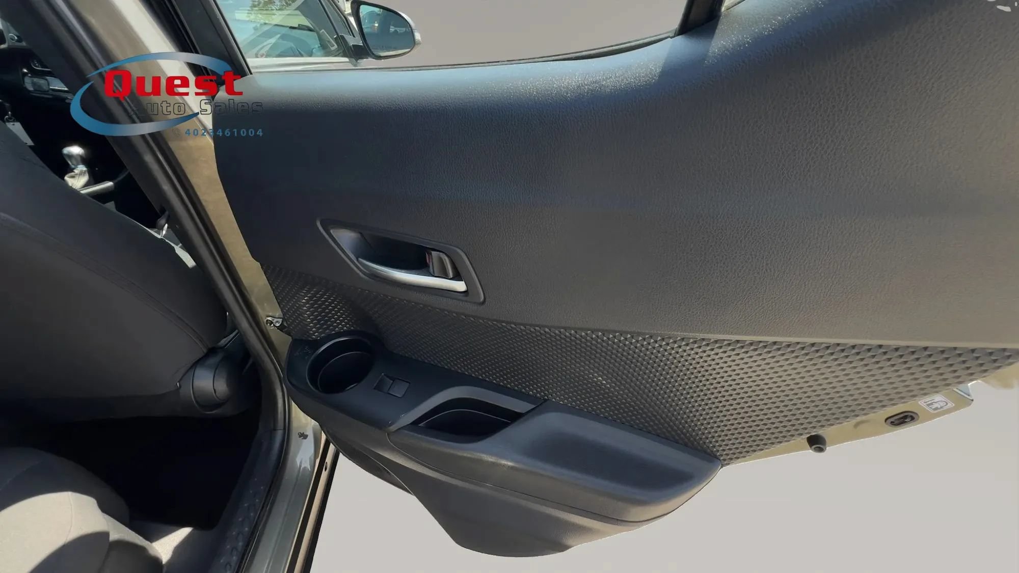 Used 2021 Toyota C-HR LE FWD image 16