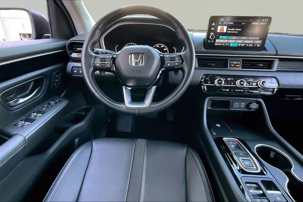 Used 2024 Honda Pilot Touring image 9