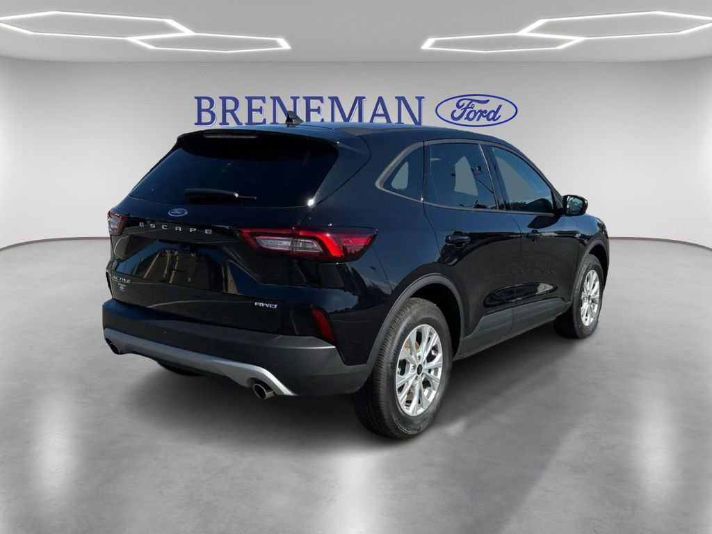 Certified 2025 Ford Escape Active w/ Cold Weather Package image 6