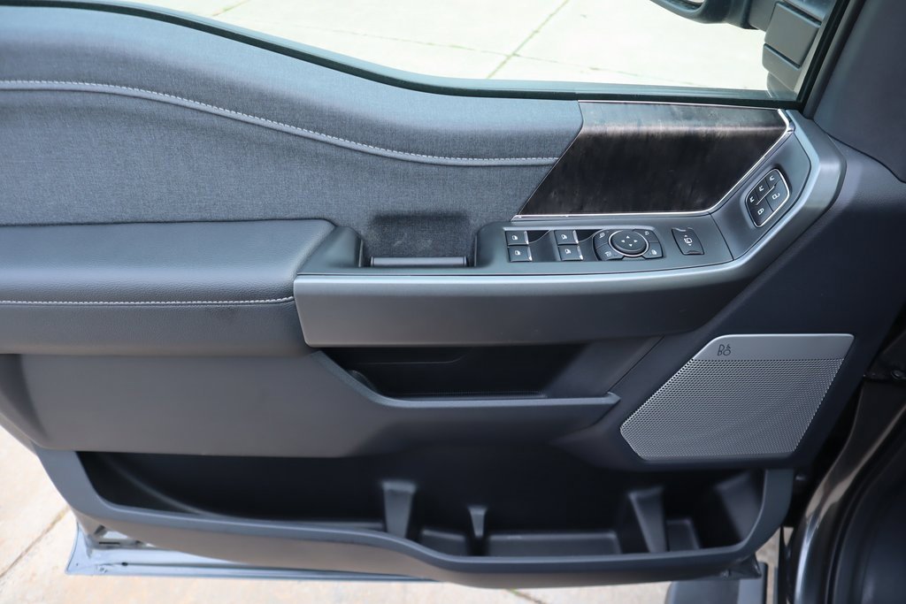 New 2026 Ford F250 Lariat w/ Black Appearance Package image 20