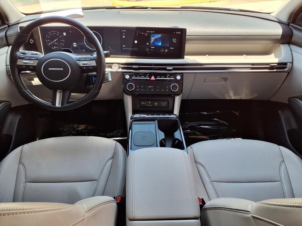 Used 2025 Hyundai Tucson Limited FWD image 14