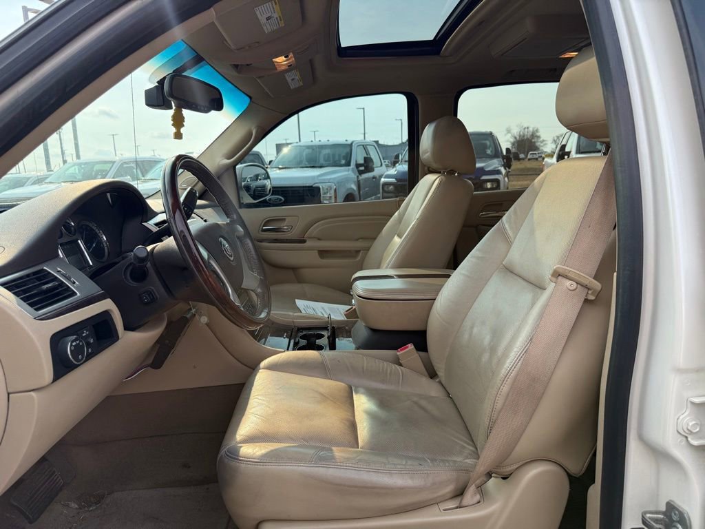 Used 2010 Cadillac Escalade EXT Premium image 5
