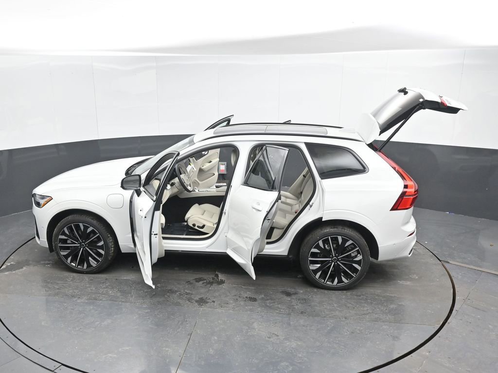 New 2026 Volvo XC60 T8 Ultra w/ Climate Package image 48
