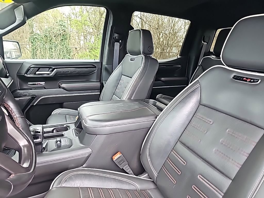 Used 2024 GMC Sierra 1500 AT4X image 25