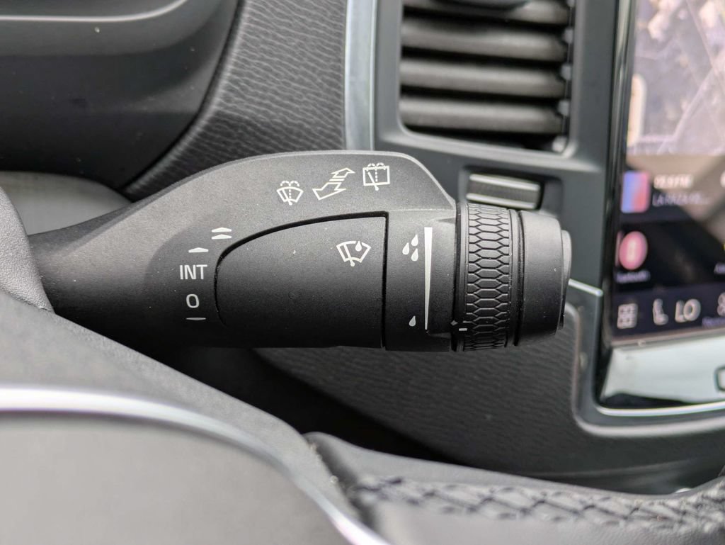 Certified 2025 Volvo XC90 B5 Core AWD/4WD image 39