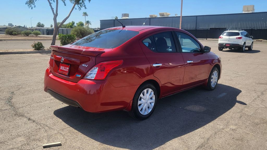 Used 2015 Nissan Versa SV FWD image 9