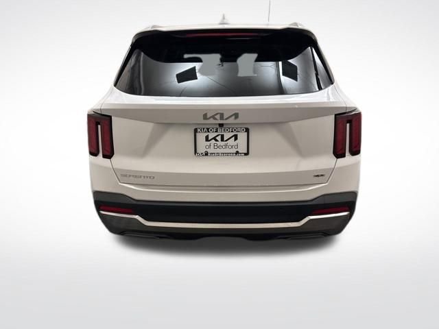 Certified 2025 Kia Sorento S image 6